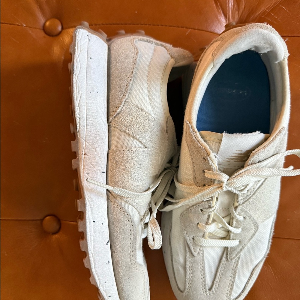 New Balance 327